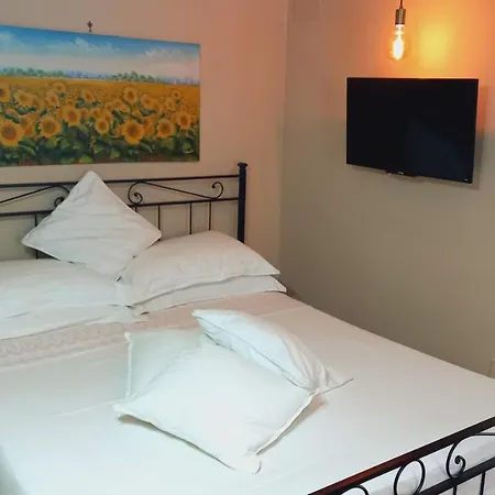 Domus Claudio Garden * Fiumicino